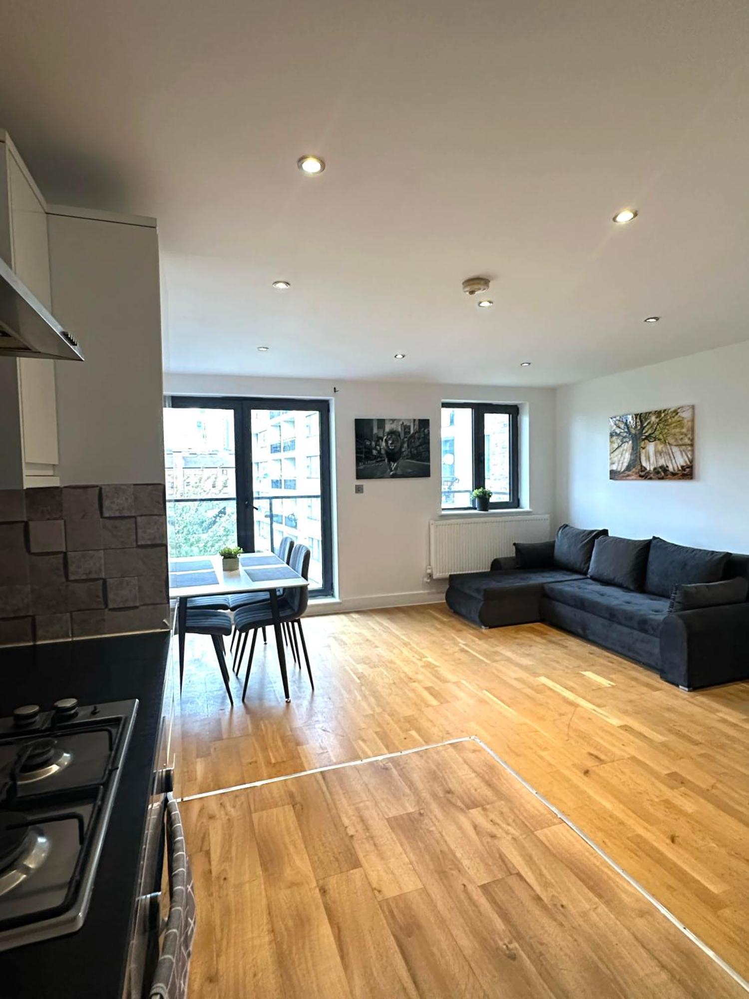 Elegant Spacious Modern 2 Bedroom - Whitechapel - 5mins To Aldgate Station Apartamento *