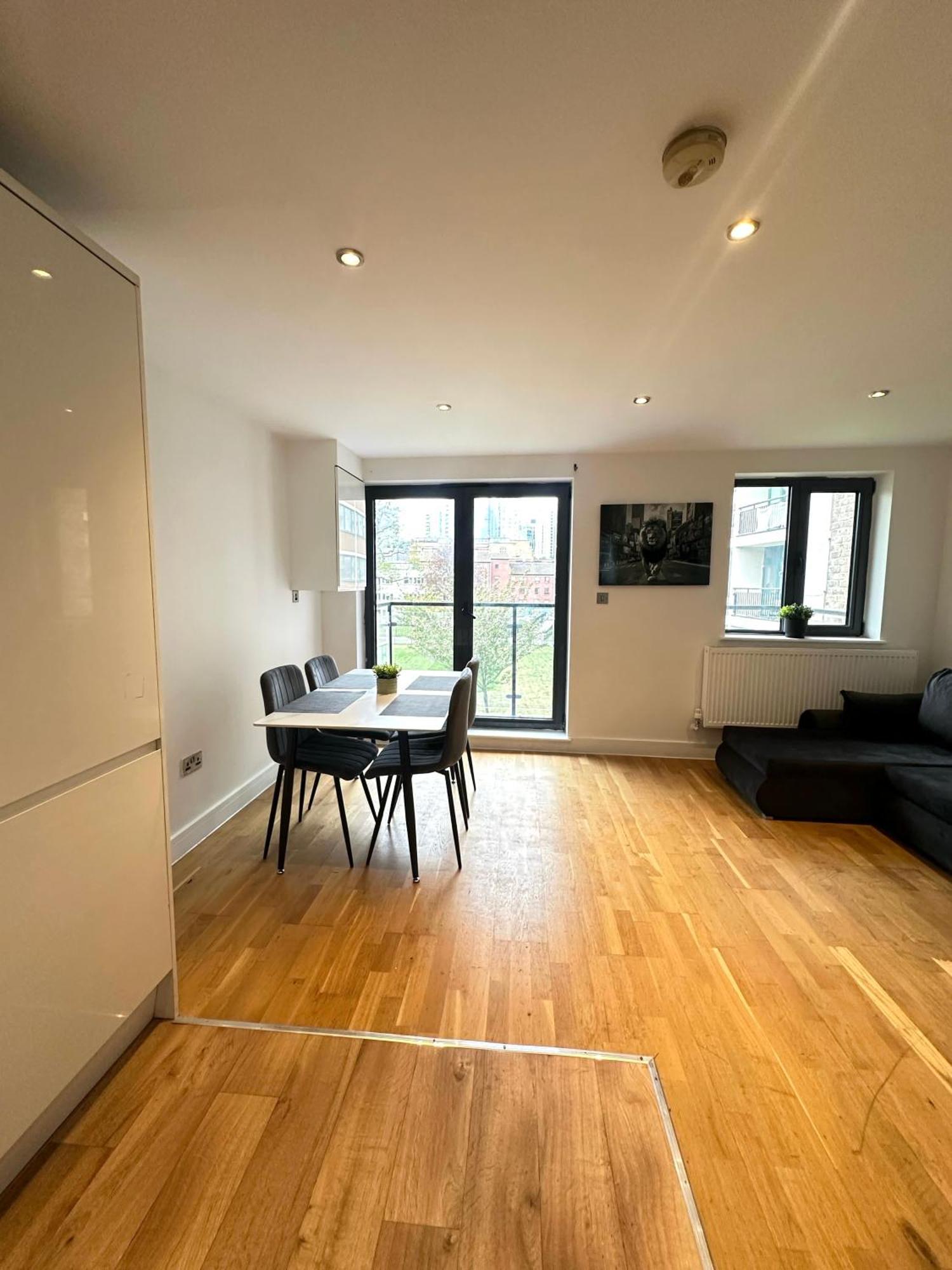 Apartamento Elegant Spacious Modern 2 Bedroom - Whitechapel - 5mins To Aldgate Station *